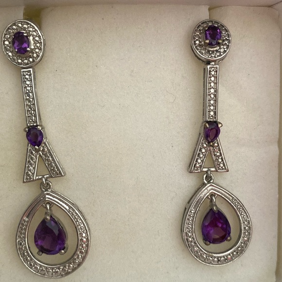 4.05 carats Amethyst in Sterling Silver Earrings - Picture 3 of 5